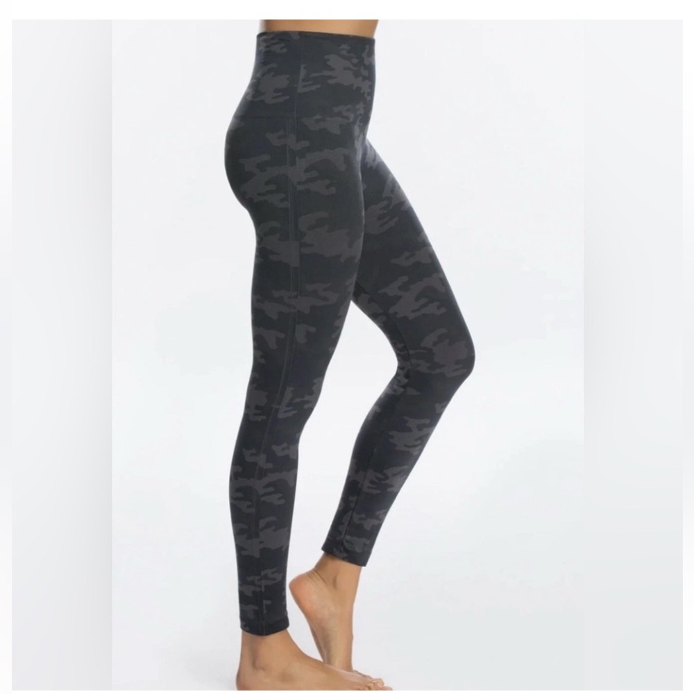 SPANX Camo High-Waisted Leggings Women’s Small, Like New, Dark Camo Tights